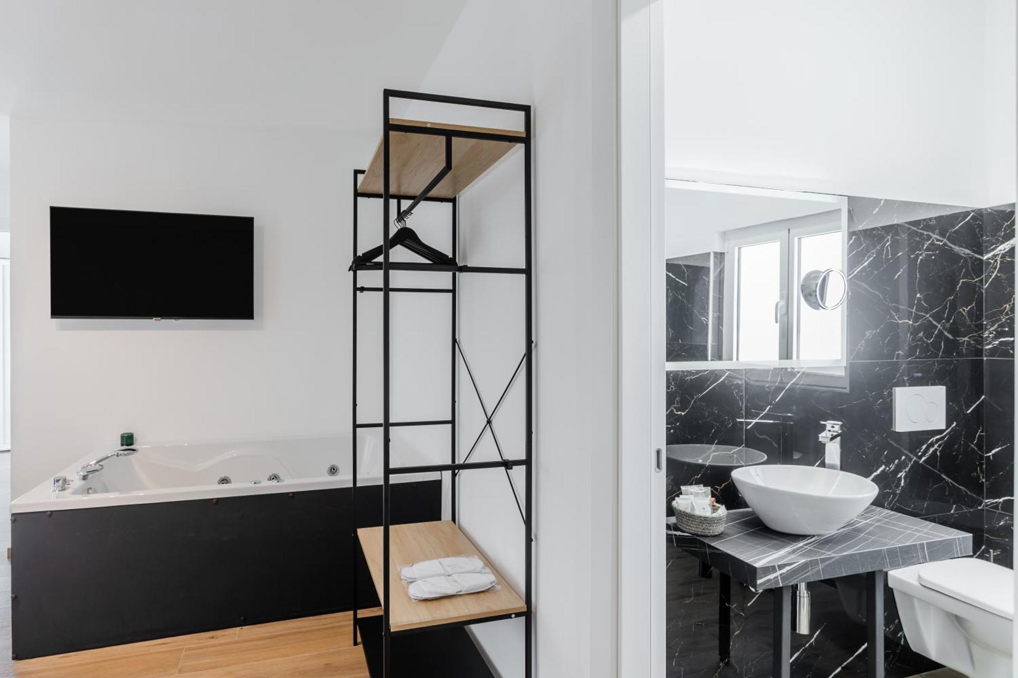 Pietramare Luxury Suites บารี ภายนอก รูปภาพ