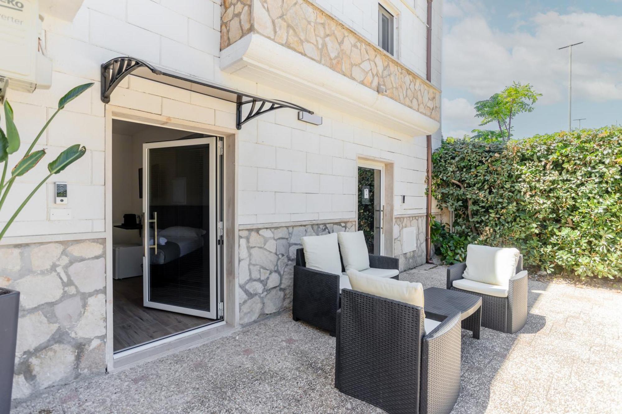 Pietramare Luxury Suites บารี ภายนอก รูปภาพ